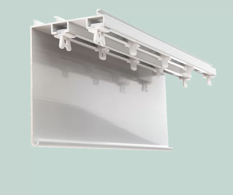 Kaksiraiteinen etulevyllinen kisko.